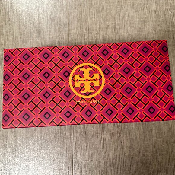 Tory Burch Logo Claire Ballet Flat Tumbled Leather - Picture 9 of 9